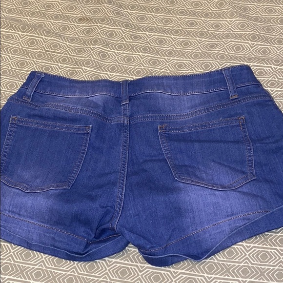 Jean shorts - Picture 3 of 3